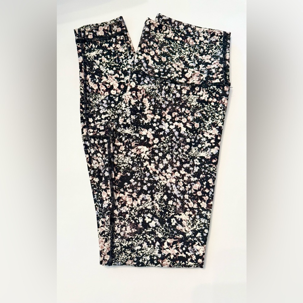 lululemon athletica Floral Print Leggings - Black and White